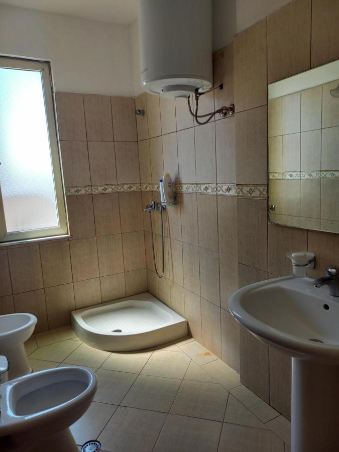 Flodril Appartment Дуррес Экстерьер фото